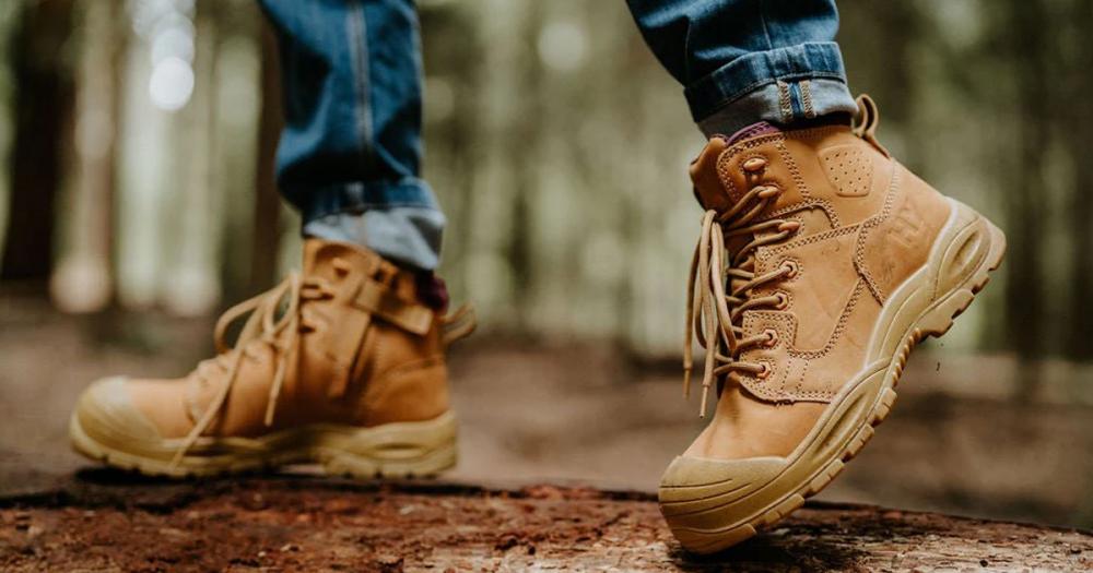 Hard Yakka Boots